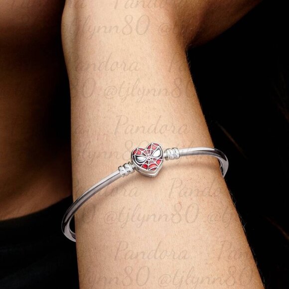 Pandora Moments Marvel Spider-Man Mask Clasp Bangle - Picture 5 of 5